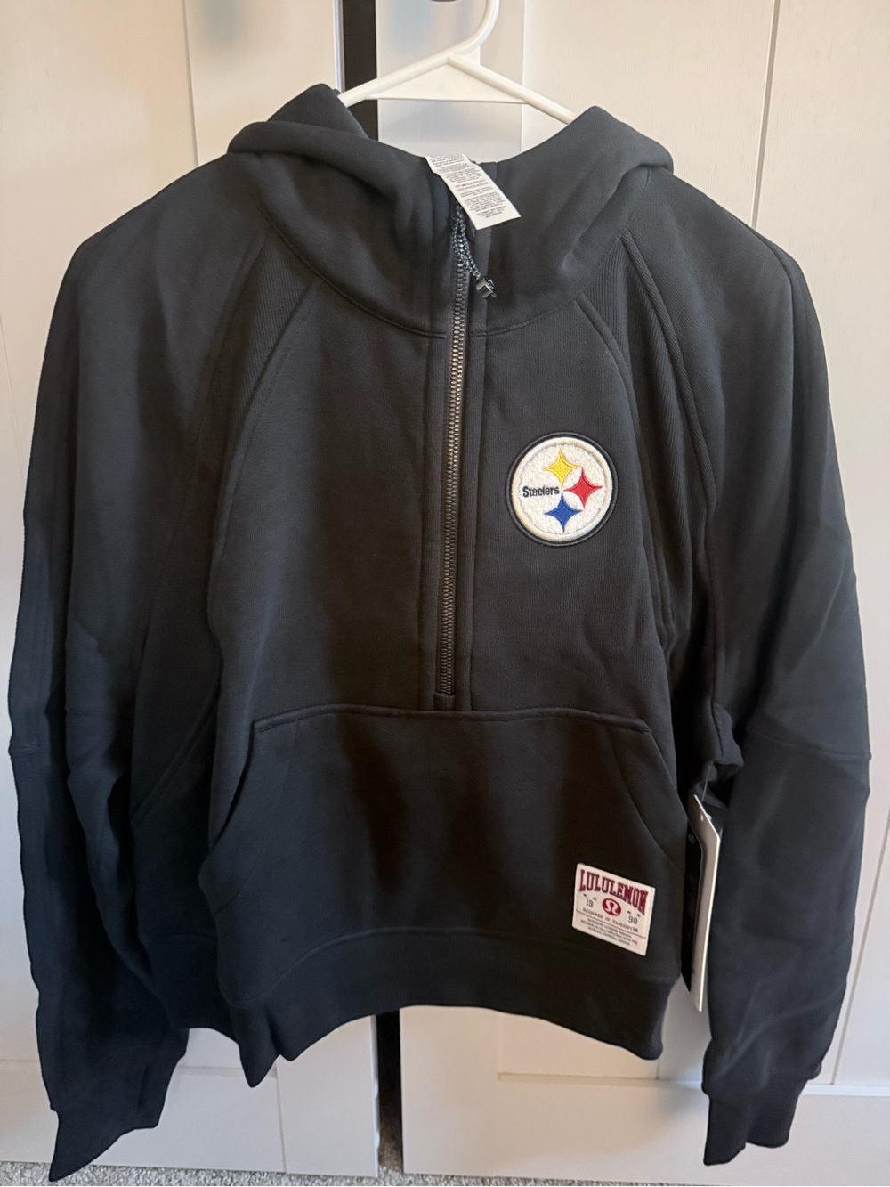 Lululemon NFL Pittsburgh Steelers Scuba, size M/L, brand new with tags